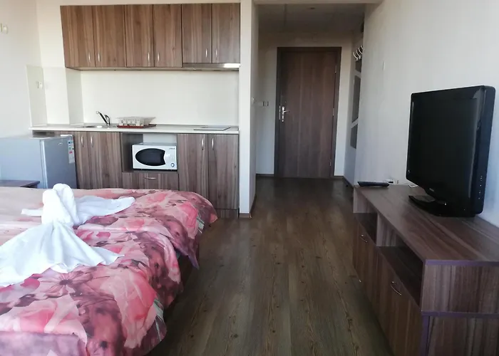 Pine Hills Aparthotel